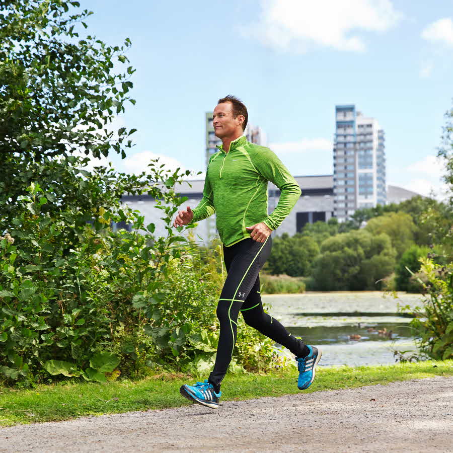Lunchtime runs by Råstasjön, just a stone’s throw away.
