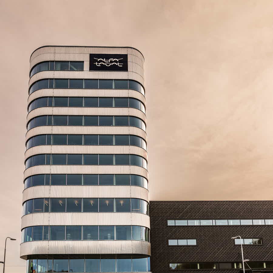 Alfa Lavals nya byggnad inrymmer moderna kontor, ett högteknologiskt laboratorium och ett innovationscenter för separationsteknologi.