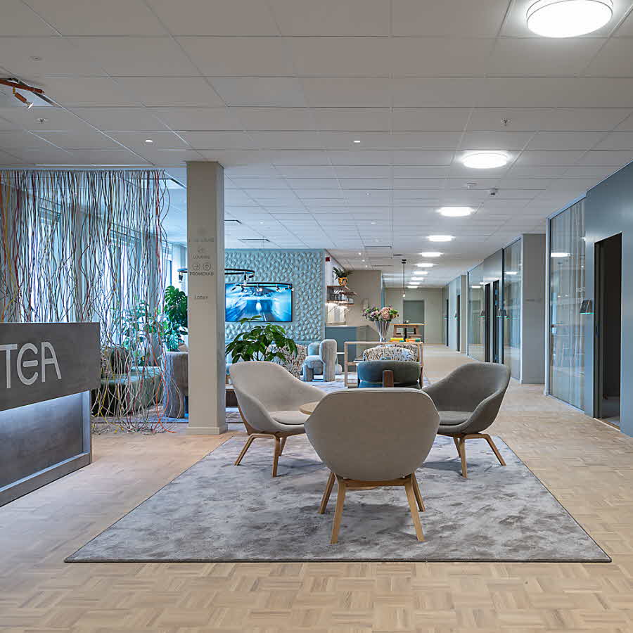 Modern och välkomnande entré.